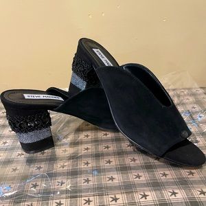 Steve Madden black velvet shoes